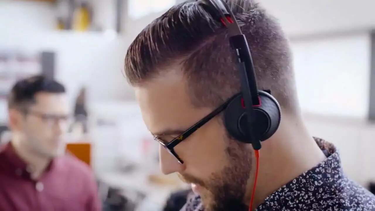 BLACKWIRE 5220