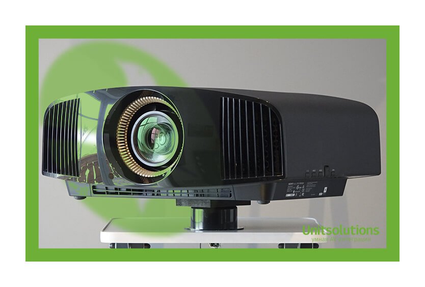Кинотеатральный проектор SONY VPL-VW550/B (Black, 4K, 3D)
